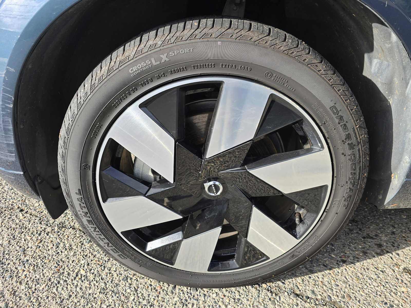 Certified 2023 Volvo XC60 T8 Plus image 9