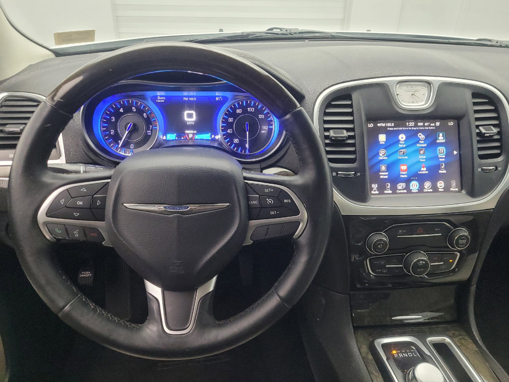 Used 2016 Chrysler 300 C image 22