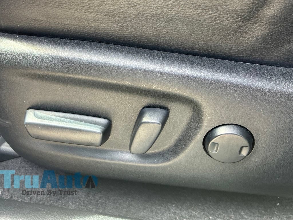 Used 2015 Toyota RAV4 Limited w/ Technology Package FWD image 25
