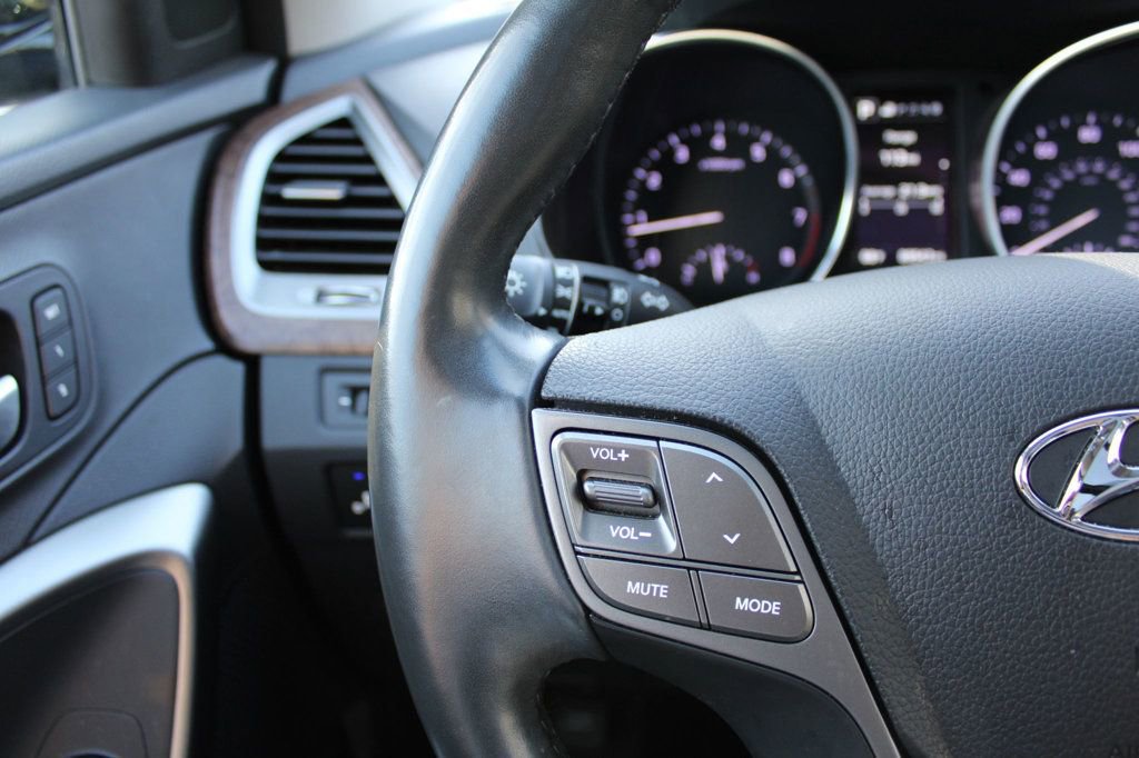 Used 2019 Hyundai Santa Fe XL image 38