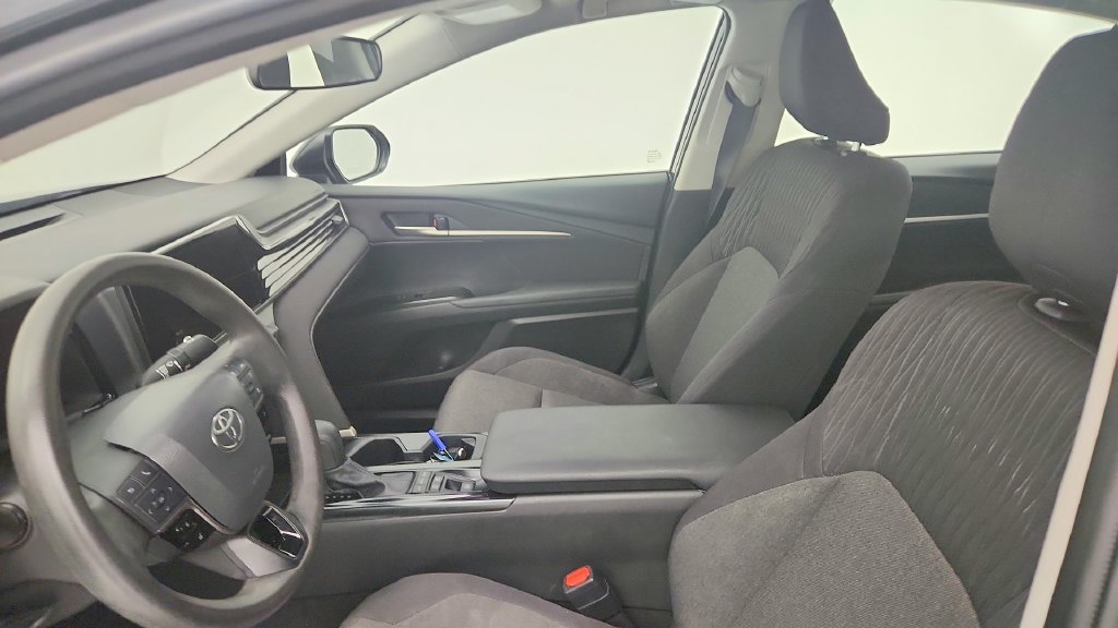 Used 2025 Toyota Camry LE FWD image 10