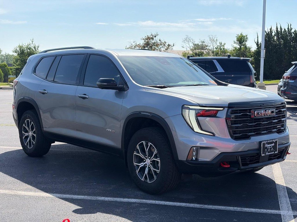 Used 2026 GMC Acadia AT4 w/ Luxury Package AWD/4WD image 3