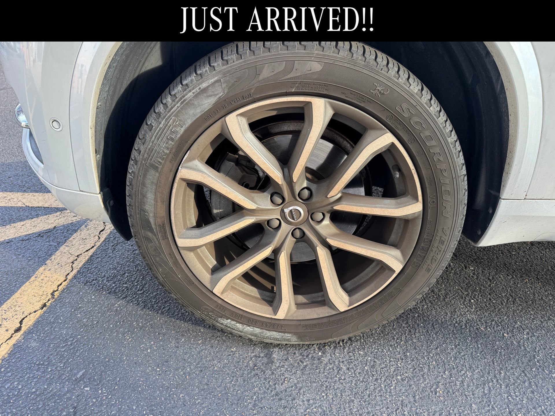 Used 2018 Volvo XC90 T5 Momentum w/ Convenience Package image 5