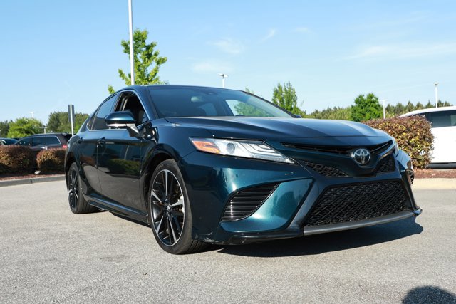 Used 2019 Toyota Camry XSE image 3