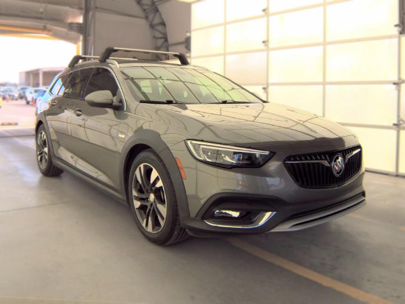 Used 2019 Buick Regal Essence w/ Driver Confidence Package I AWD/4WD image 2