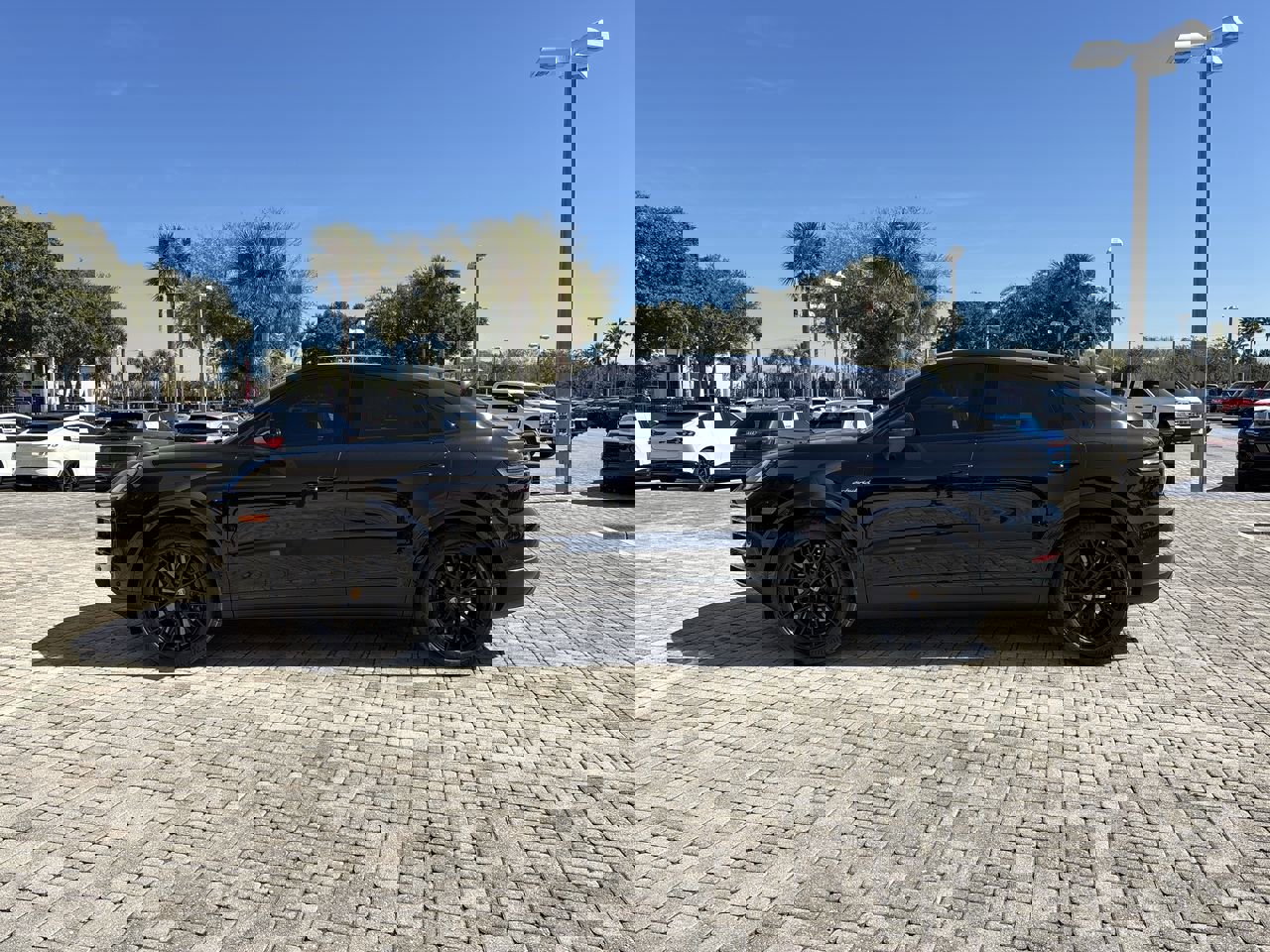 Used 2025 Porsche Cayenne E-Hybrid Coupe image 5