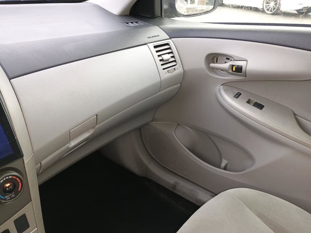 Used 2013 Toyota Corolla LE FWD image 13