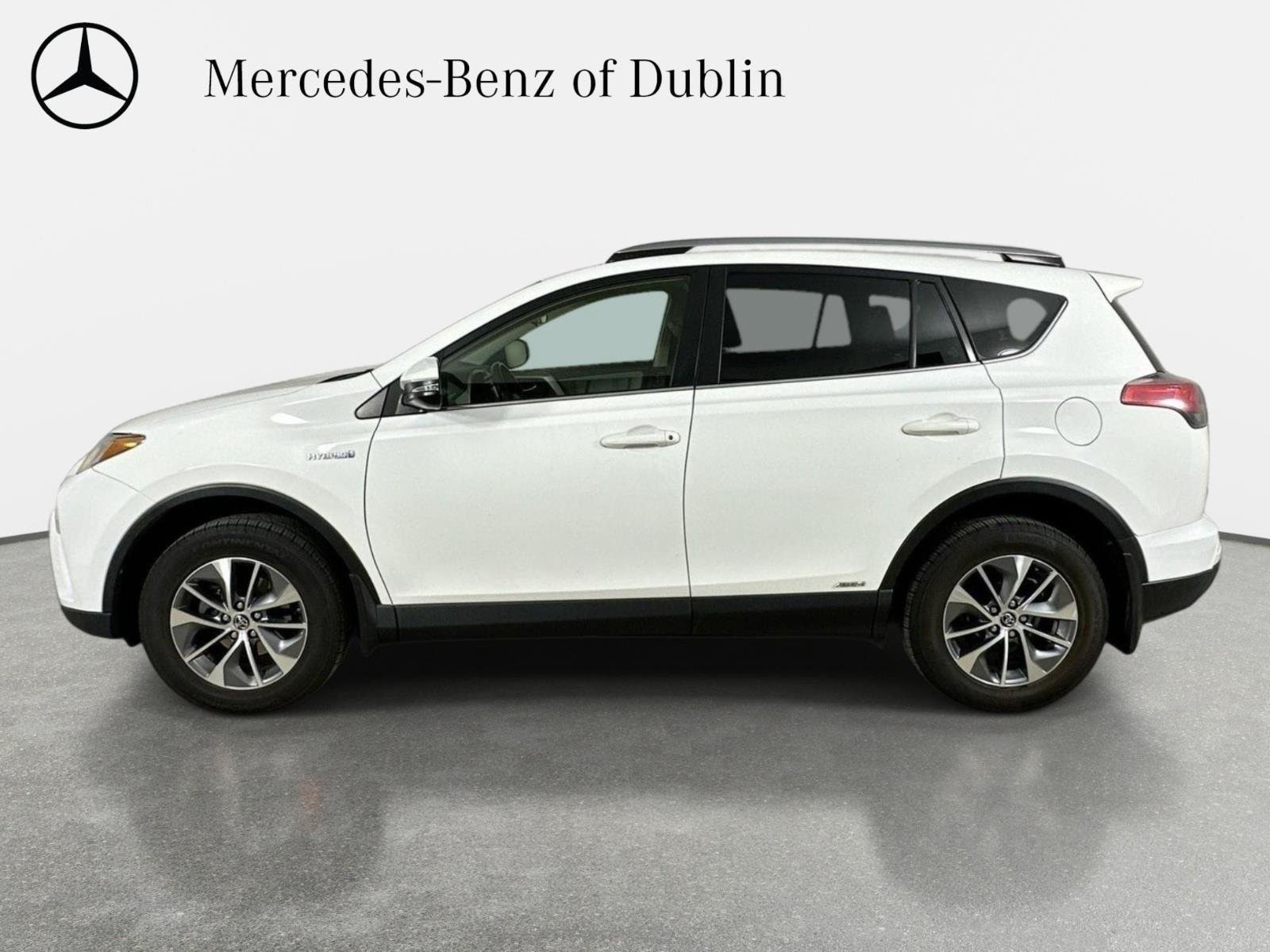 Used 2018 Toyota RAV4 XLE w/ Convenience Package AWD/4WD image 4