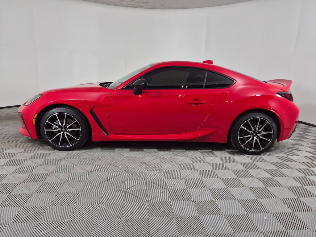 Used 2023 Toyota GR86 RWD image 6