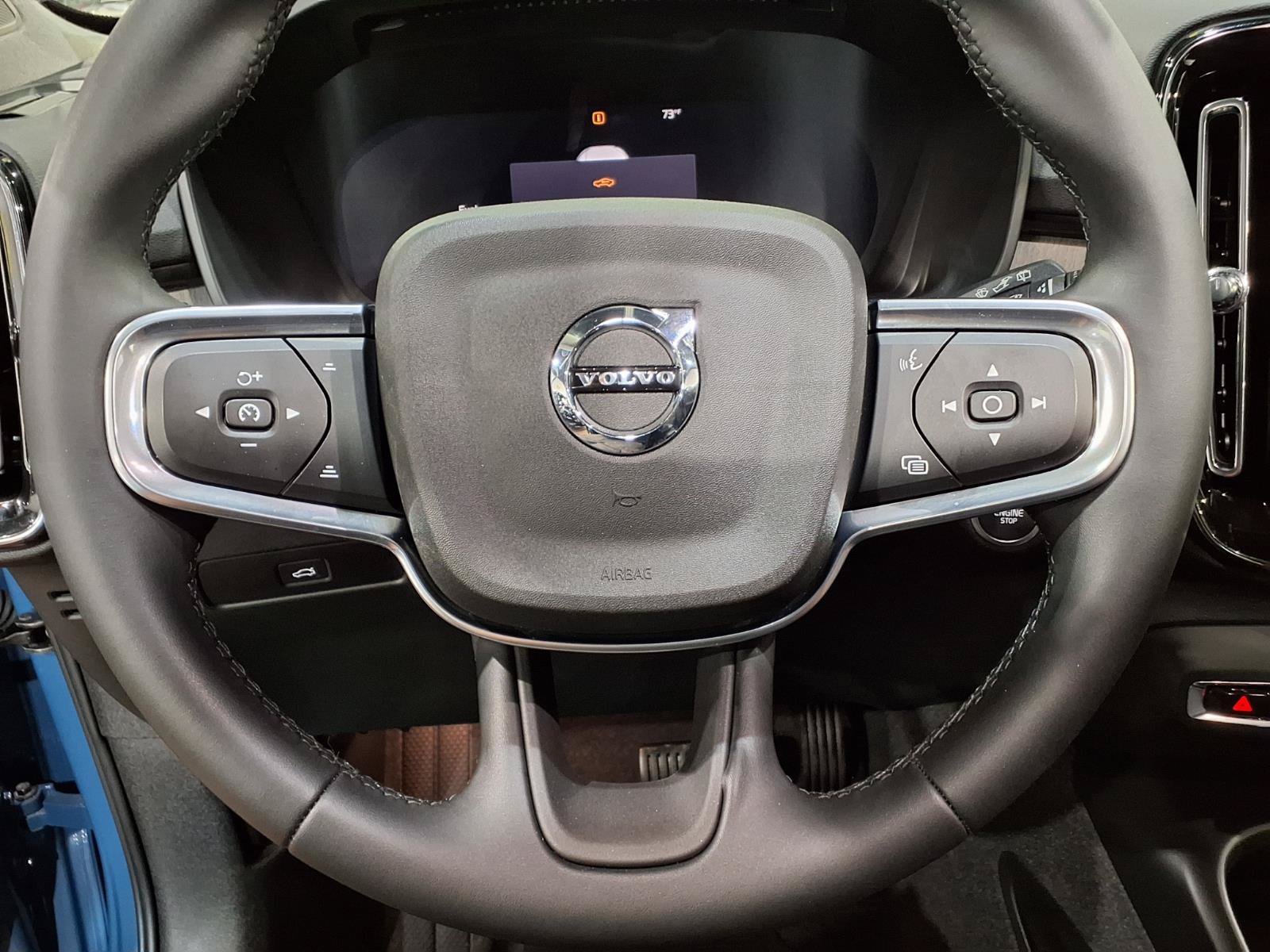 Used 2024 Volvo XC40 B5 Ultimate w/ Protection Package Premier AWD/4WD image 12
