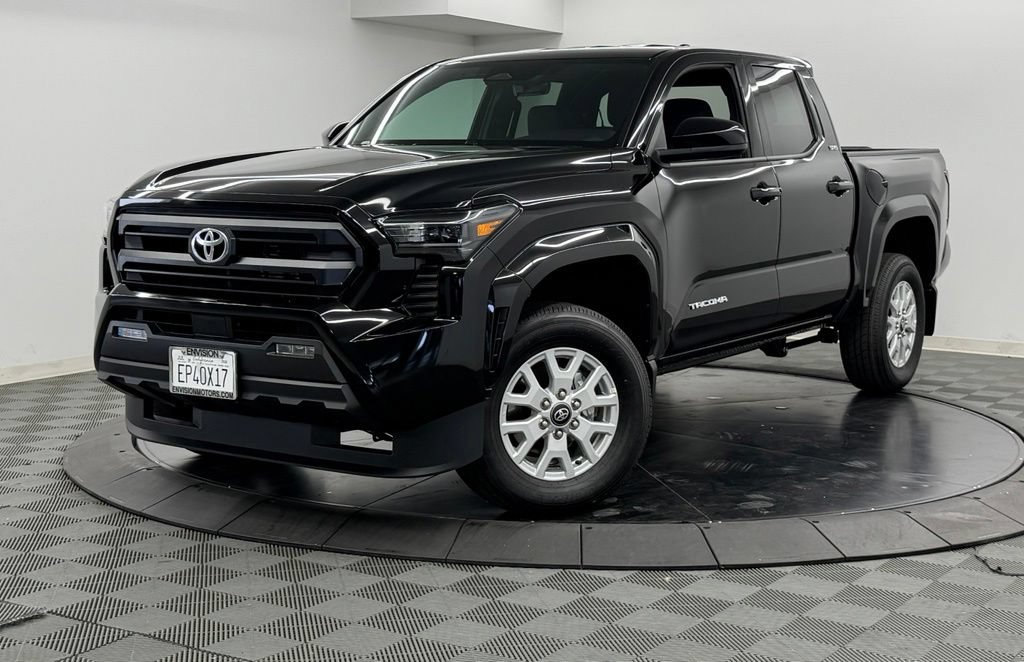Used 2026 Toyota Tacoma SR5 AWD/4WD image 3