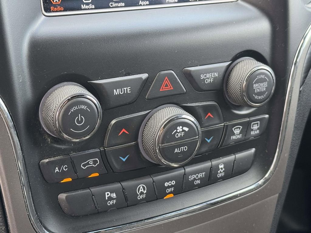 Used 2020 Jeep Grand Cherokee Laredo AWD/4WD image 20