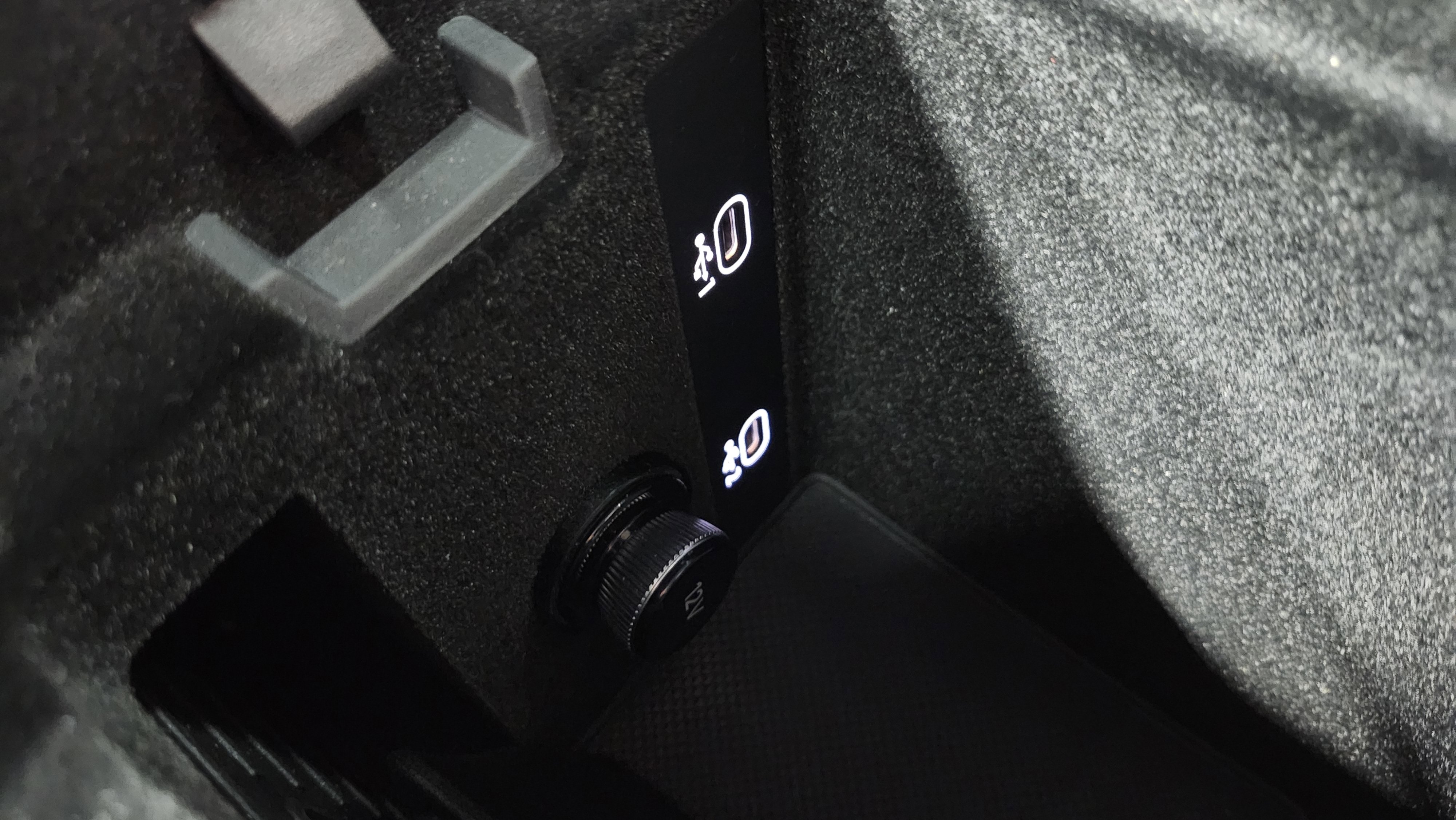 Used 2024 Audi e-tron GT Premium Plus image 36