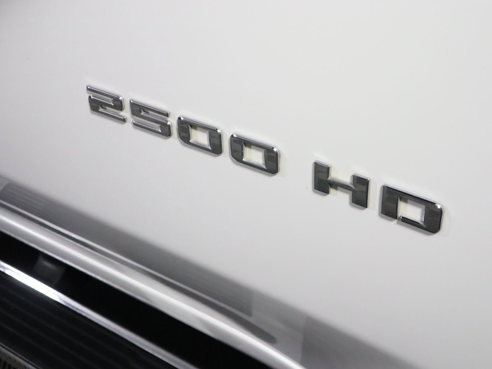 Used 2023 Chevrolet Silverado 2500 LT w/ Convenience Package image 5