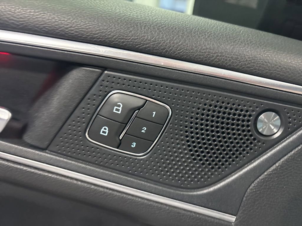 Used 2019 Ford Edge ST w/ Equipment Group 401A AWD/4WD image 20
