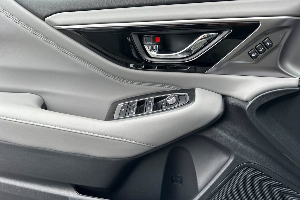 Used 2025 Subaru Legacy Limited image 11