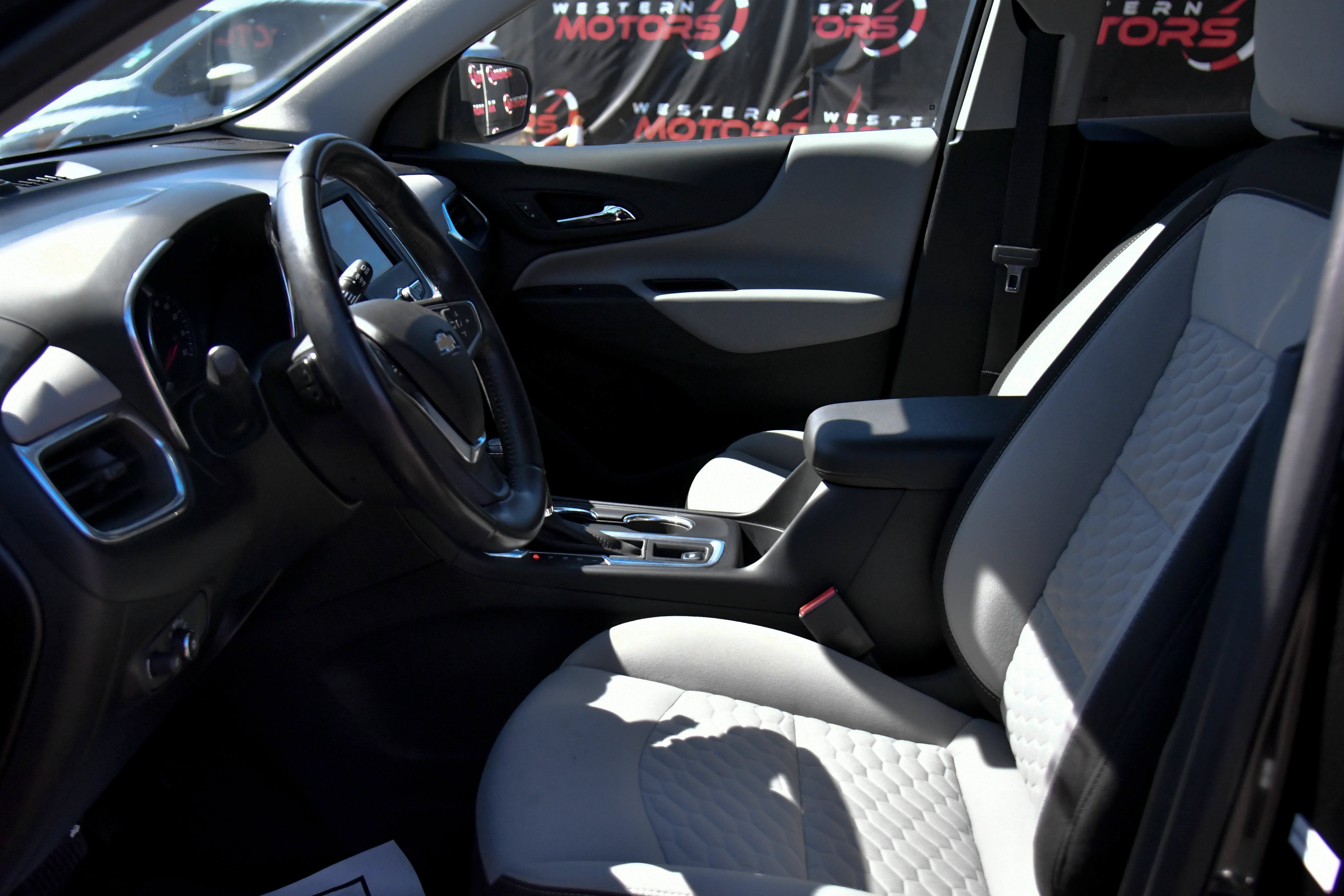Used 2019 Chevrolet Equinox LT FWD image 18