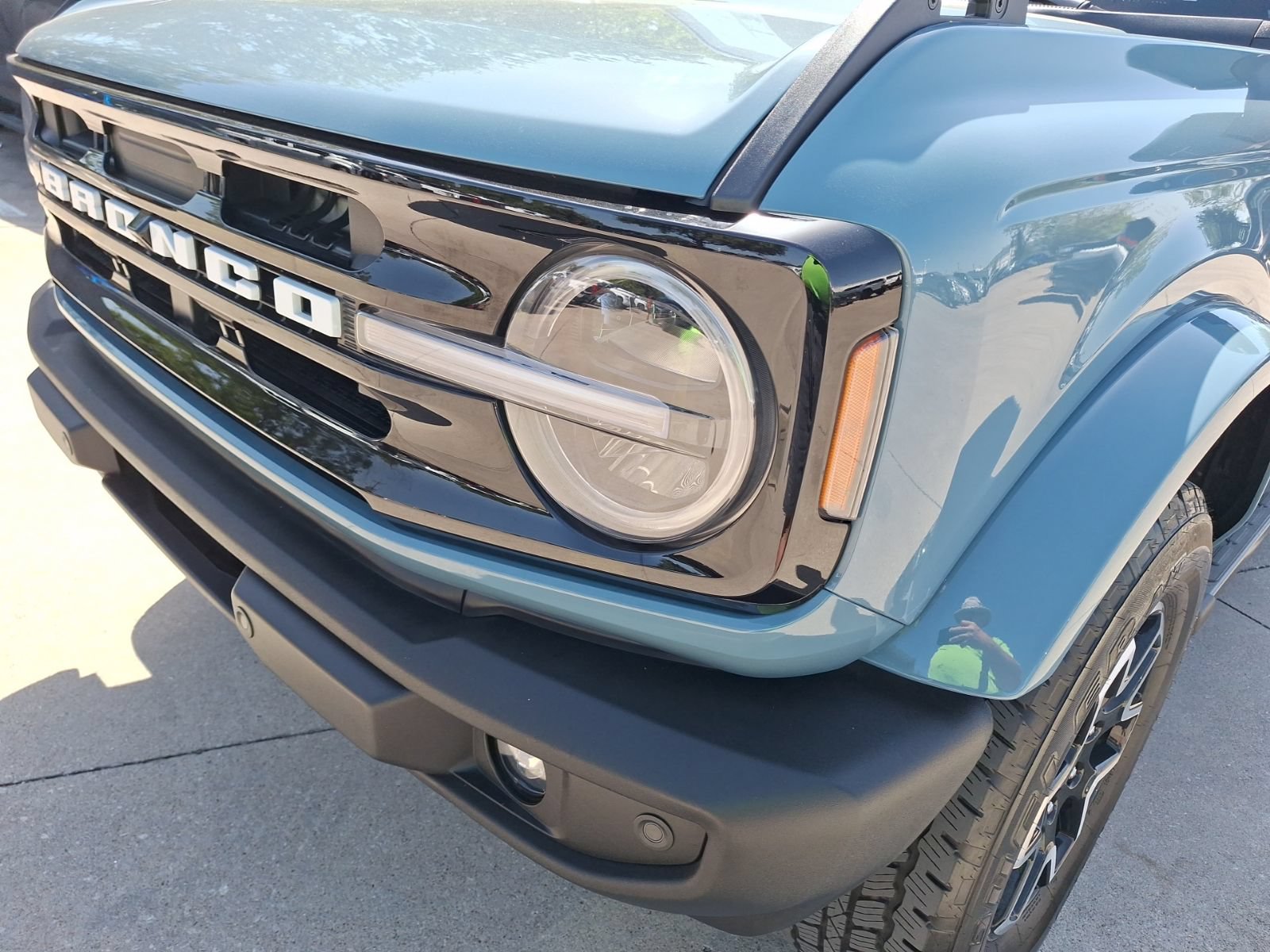 Used 2023 Ford Bronco Outer Banks AWD/4WD image 10
