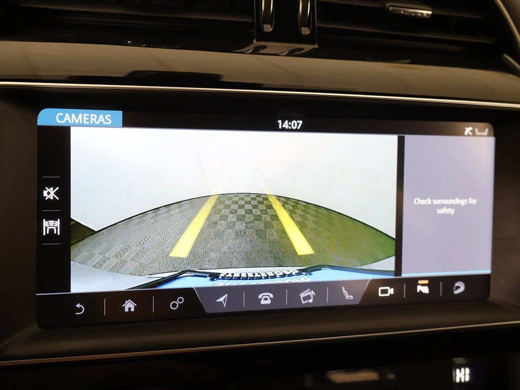 Used 2020 Jaguar F-PACE SVR image 50