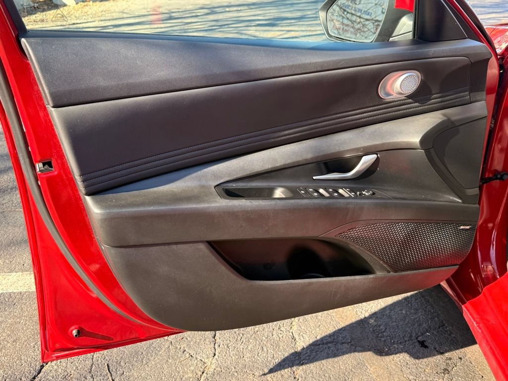 Used 2023 Hyundai Elantra Limited FWD image 24