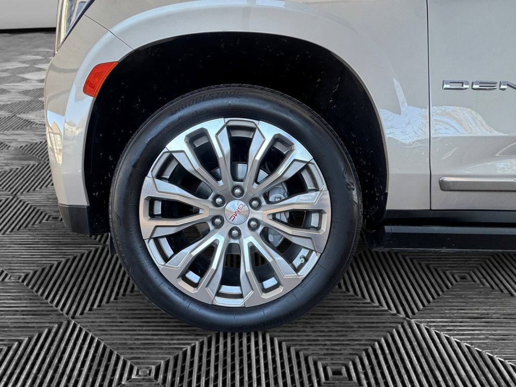 Used 2023 GMC Yukon Denali image 9
