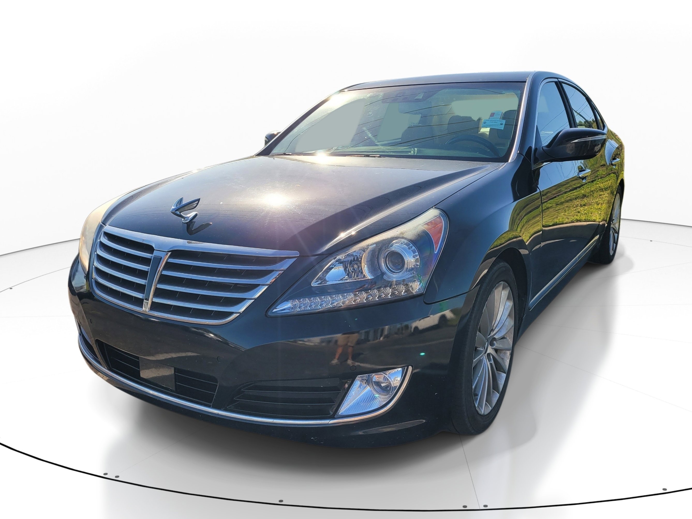Used 2014 Hyundai Equus Signature RWD image 3