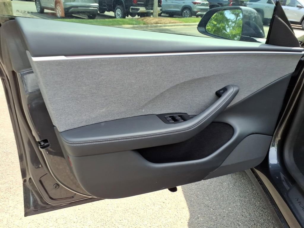 Used 2025 Tesla Model 3 Long Range RWD image 17
