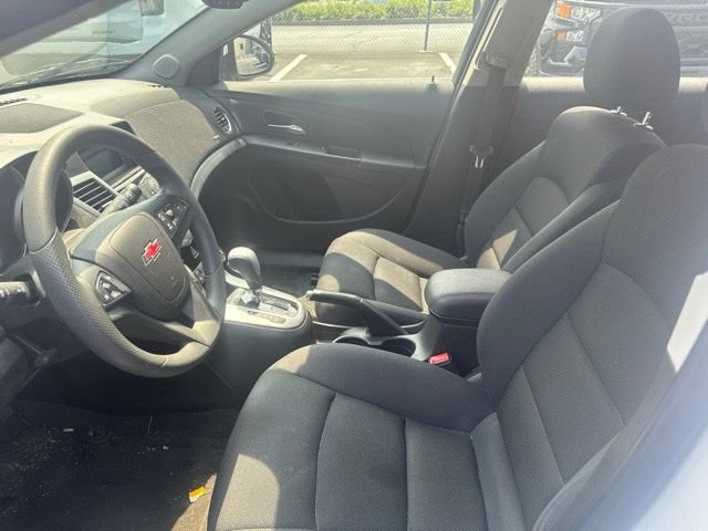 Used 2016 Chevrolet Cruze LT FWD image 8