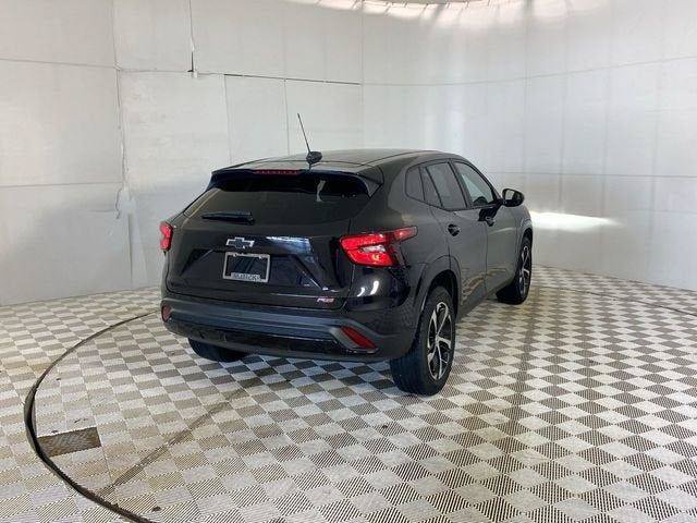 Used 2024 Chevrolet Trax RS w/ Driver Confidence Package FWD image 20