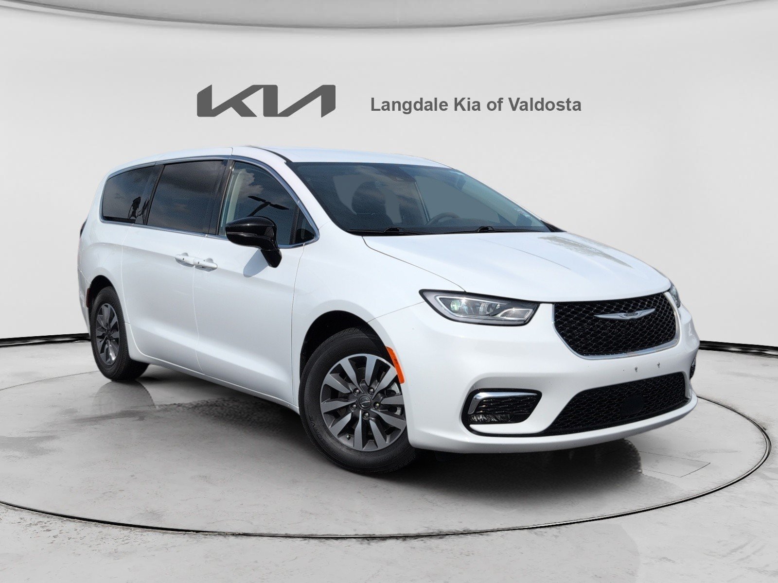 Used 2024 Chrysler Pacifica Limited