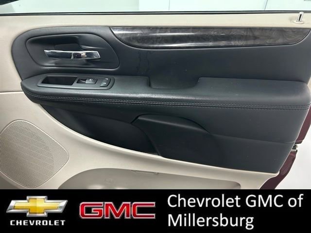 Used 2017 Dodge Grand Caravan SE image 23