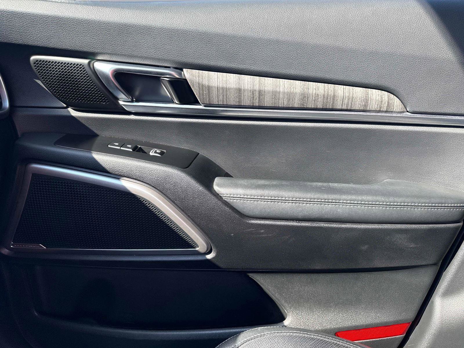 Used 2024 Kia Telluride EX w/ EX Captain's Chair Package image 29