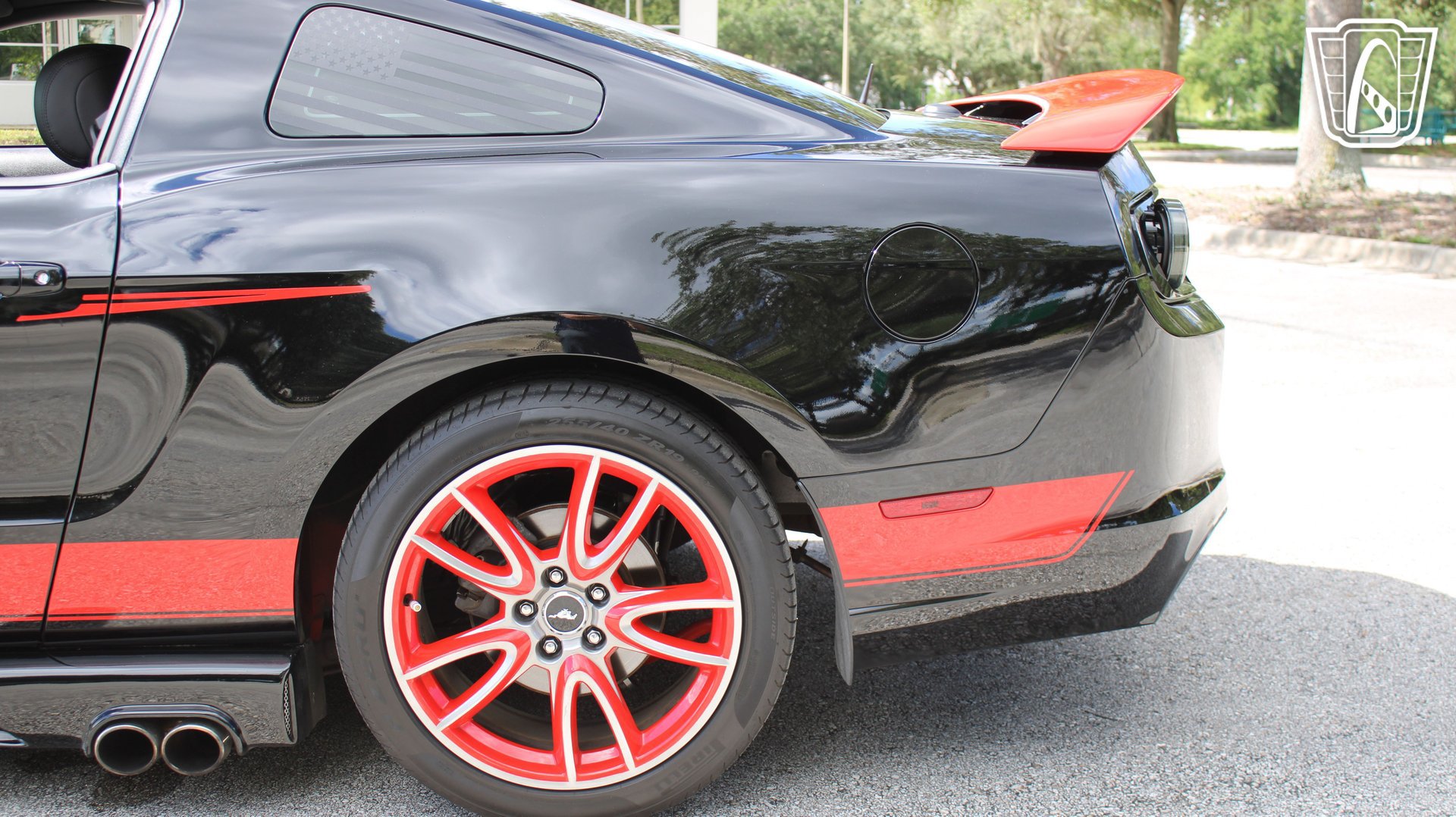 Used 2013 Ford Mustang GT Premium w/ Brembo Brake Pkg RWD image 30