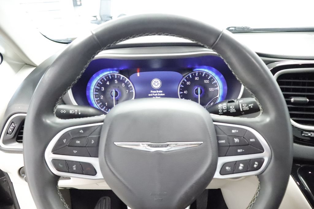 Certified 2023 Chrysler Pacifica Touring-L FWD image 27