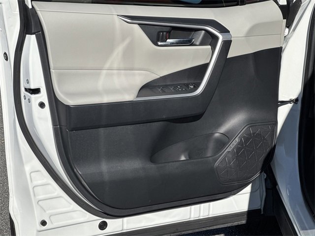 Used 2023 Toyota RAV4 XLE image 12