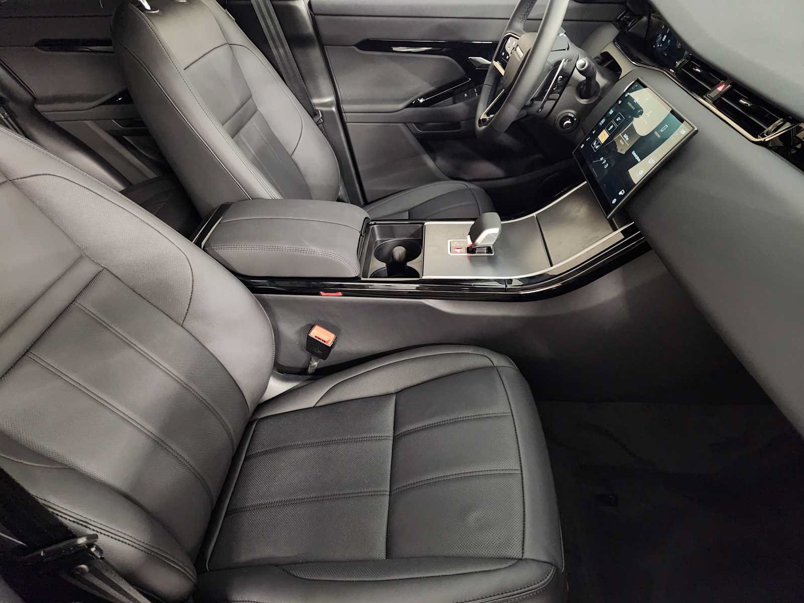 New 2026 Land Rover Range Rover Evoque S AWD/4WD image 3