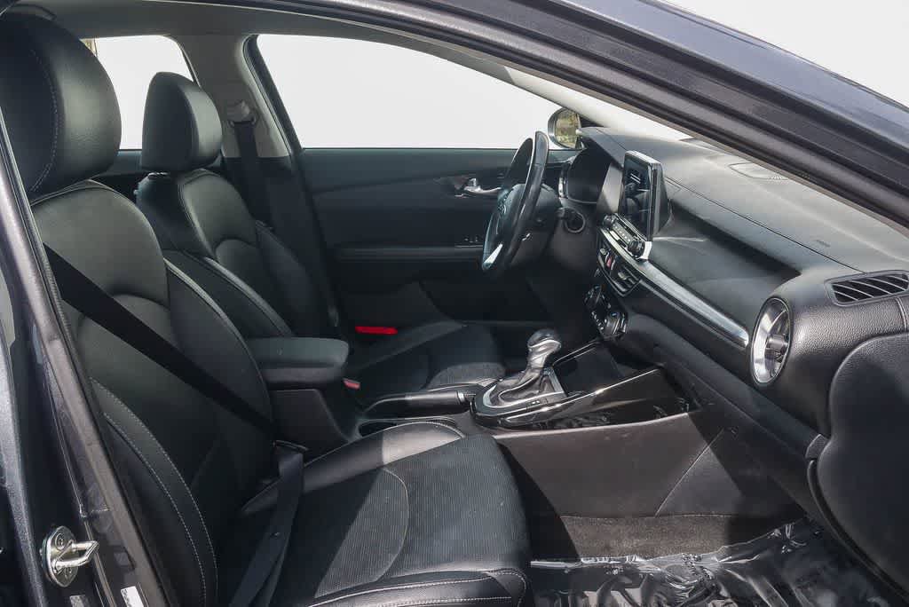 Used 2020 Kia Forte EX image 16