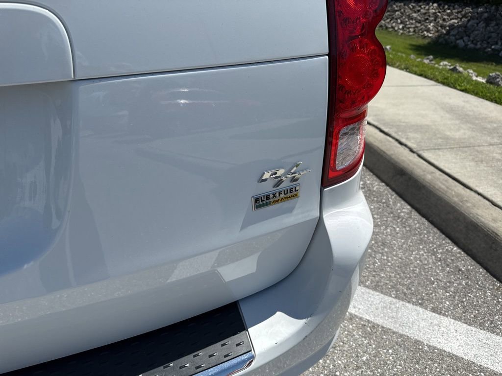 Used 2016 Dodge Grand Caravan R/T FWD image 30