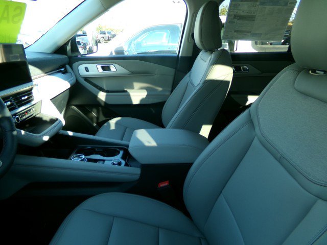 New 2026 Ford Explorer Active image 6