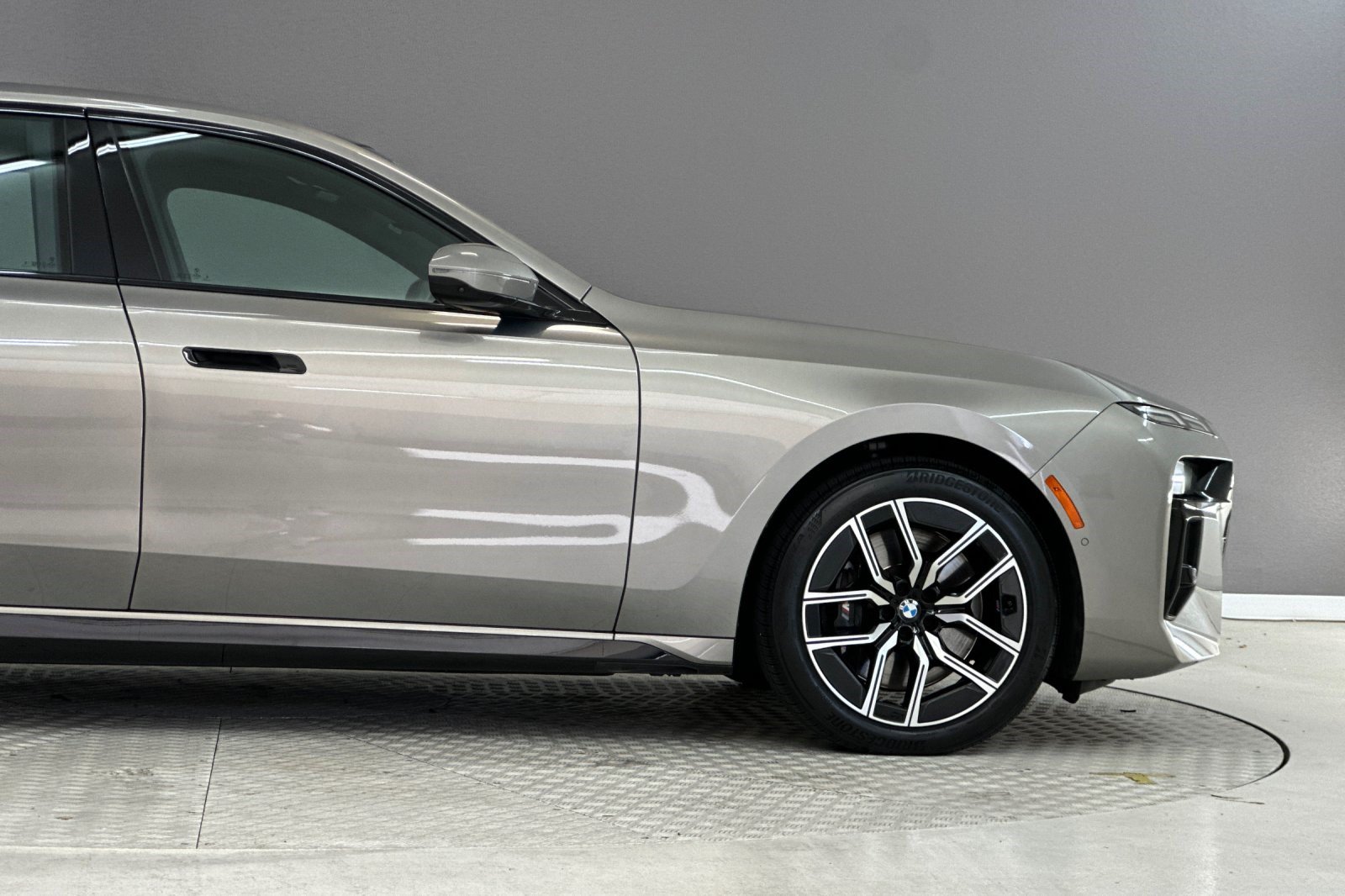 Certified 2023 BMW 740i RWD image 35