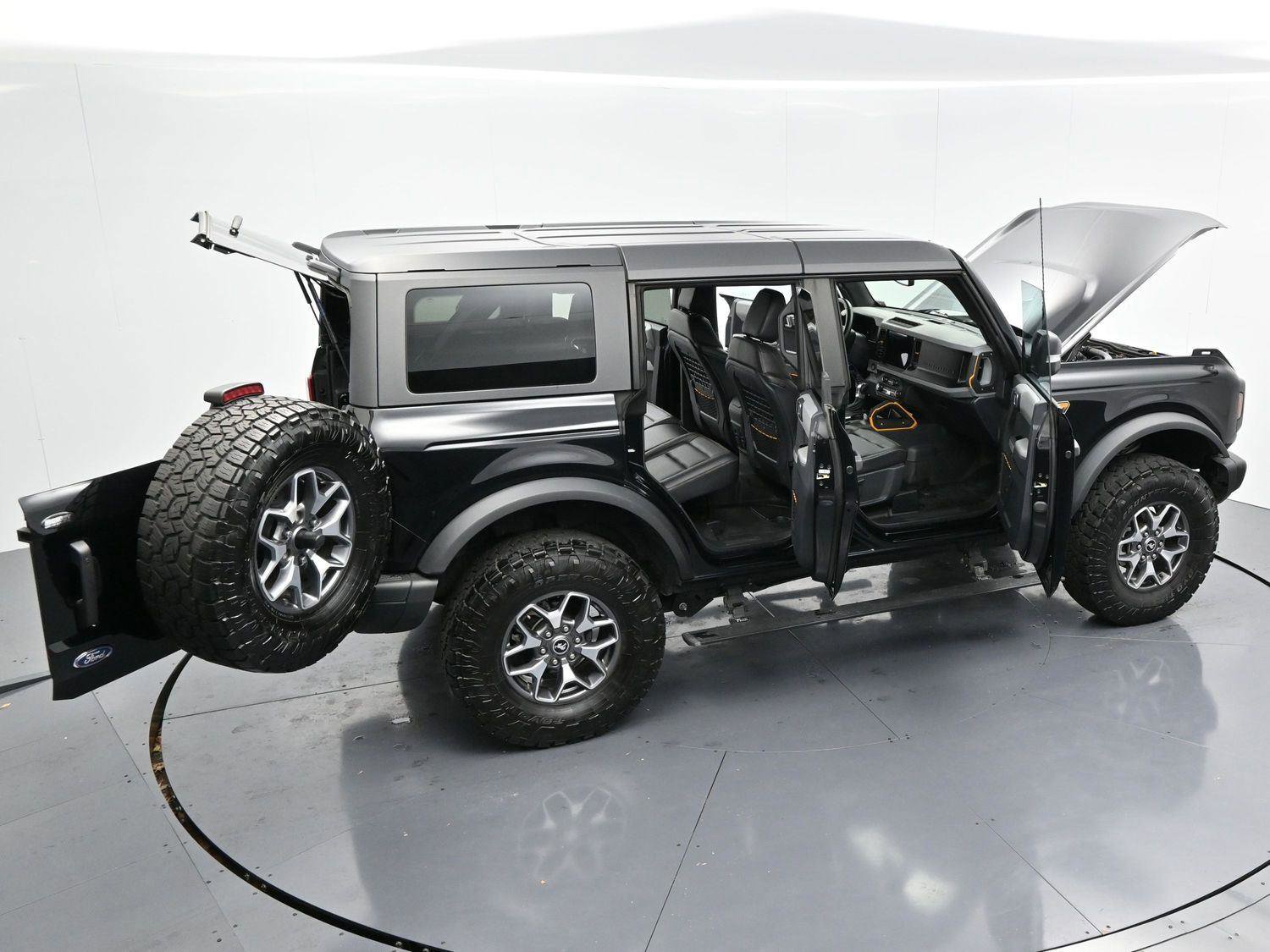 Used 2023 Ford Bronco Badlands image 44