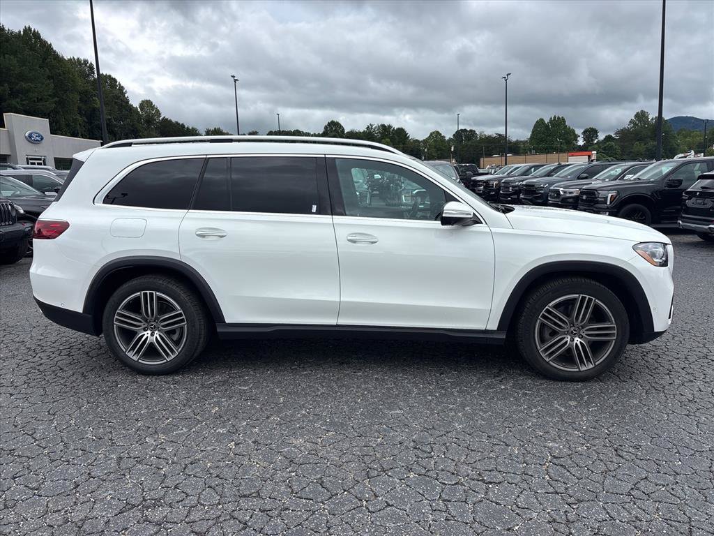 Used 2026 Mercedes-Benz GLS 450 4MATIC image 9