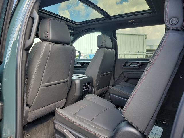 Used 2026 Chevrolet Suburban RST w/ Comfort Package RWD image 13