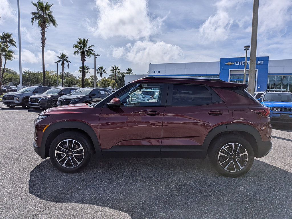 Used 2025 Chevrolet TrailBlazer LT w/ Driver Confidence Package FWD image 6
