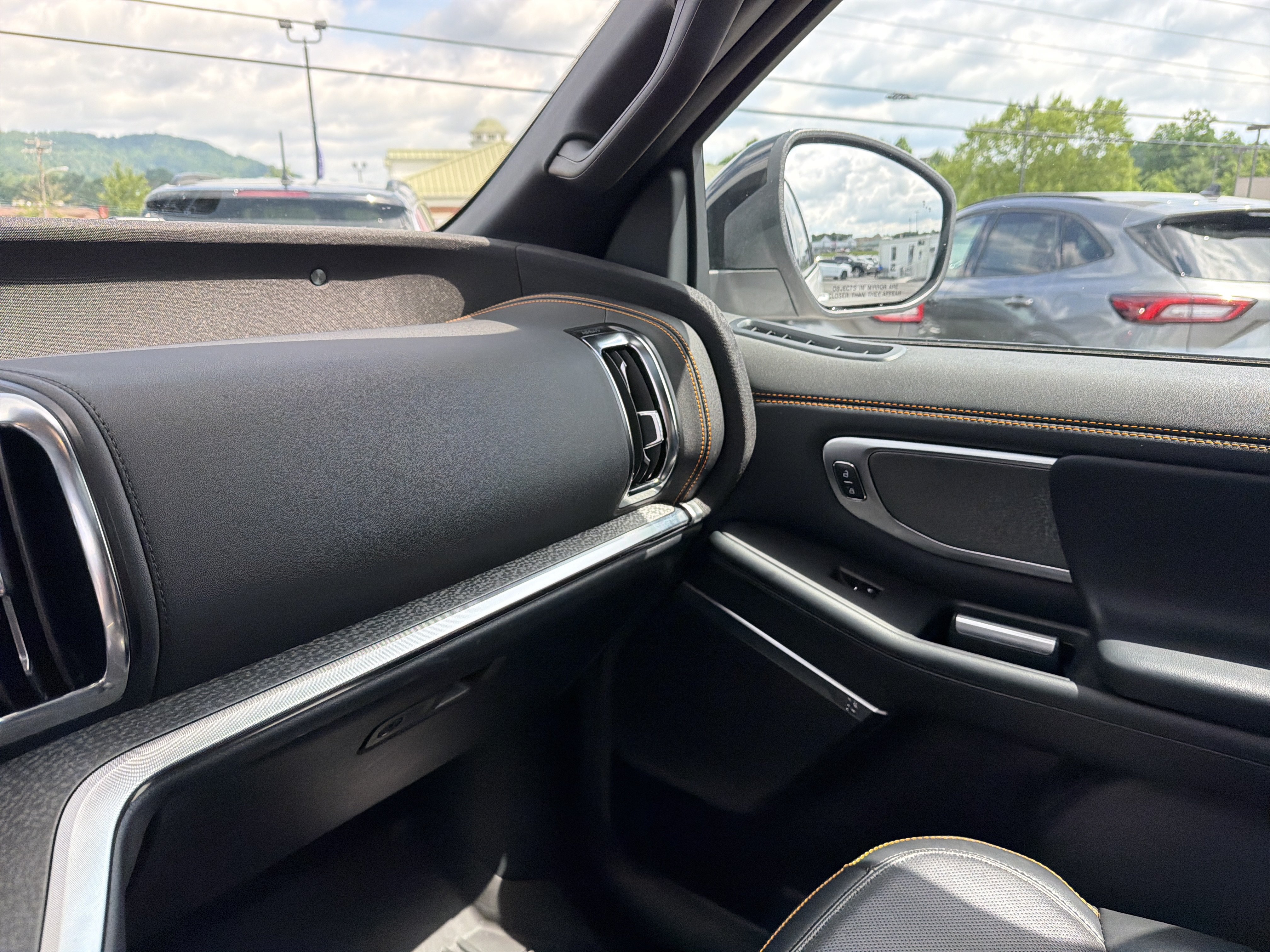 Used 2025 Ford Expedition Tremor AWD/4WD image 26