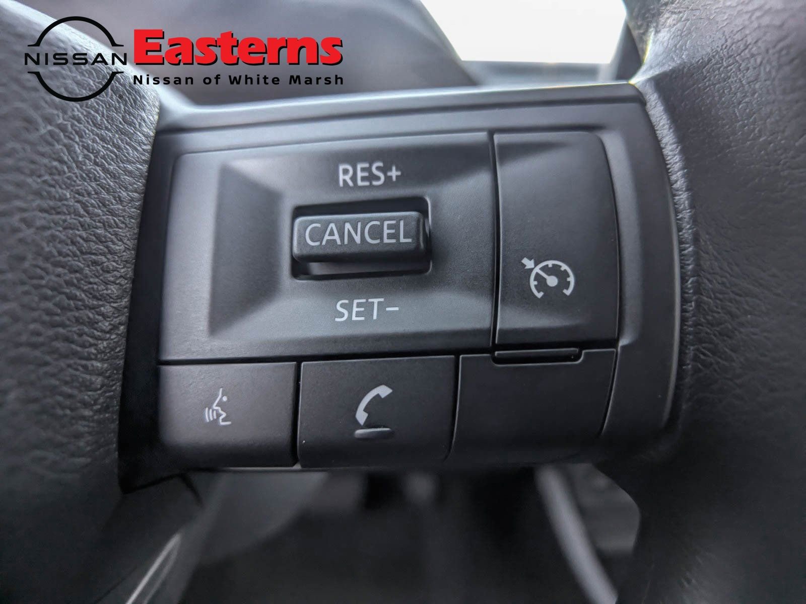 New 2025 Nissan Rogue S image 28