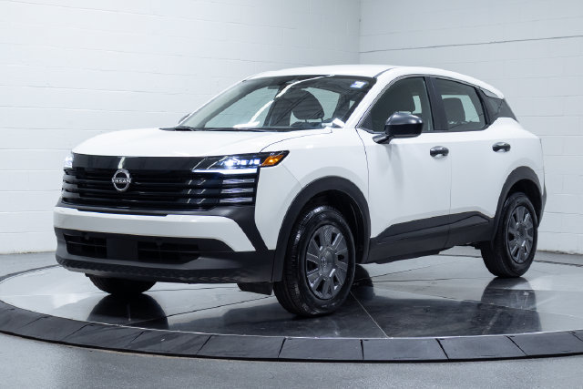 Used 2025 Nissan Kicks S FWD image 6