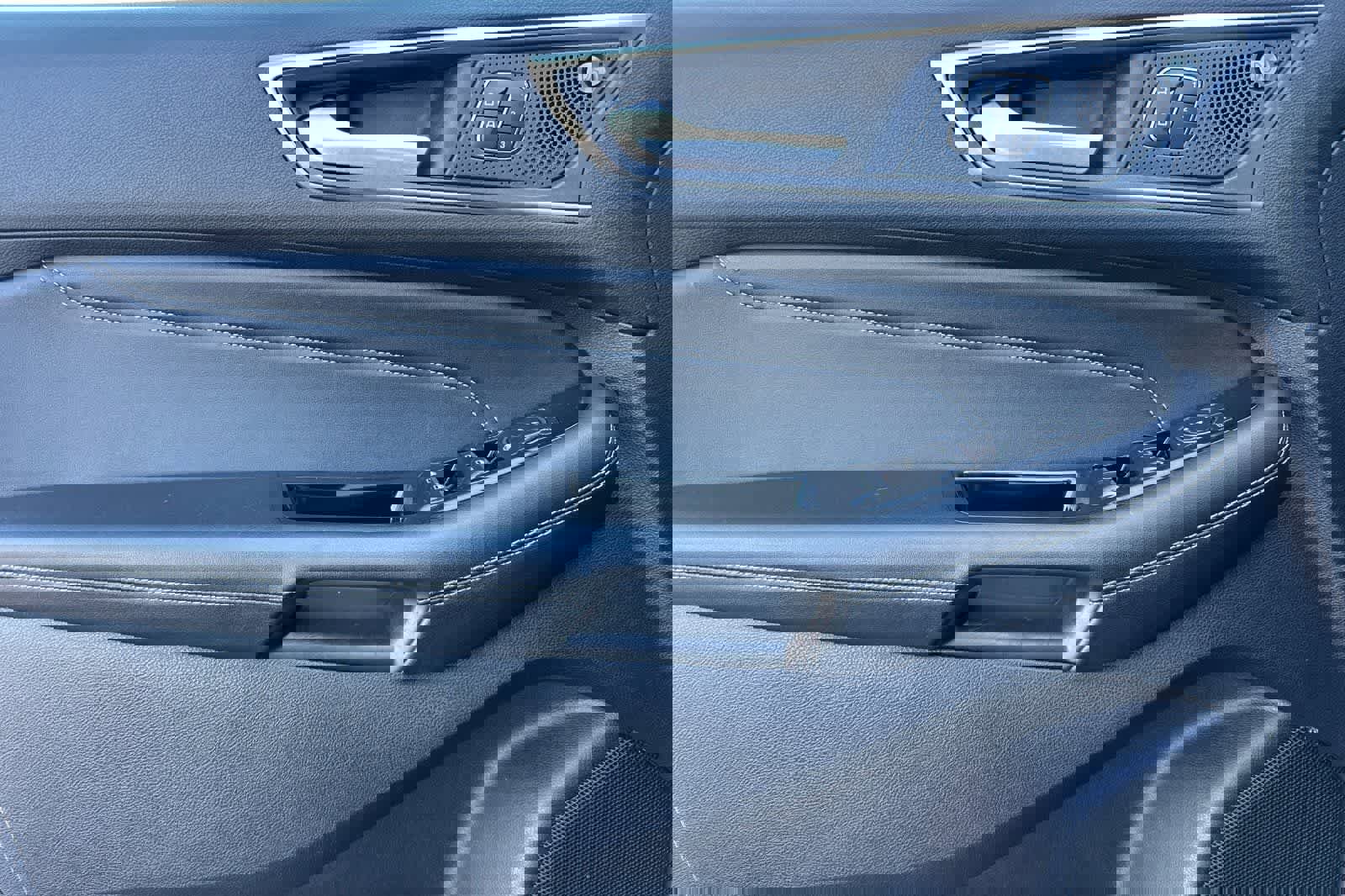 Used 2019 Ford Edge Titanium w/ Equipment Group 301A image 12