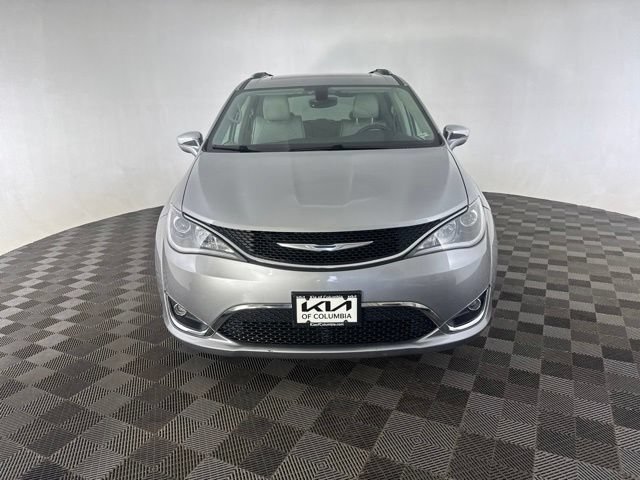 Used 2018 Chrysler Pacifica Limited FWD image 3