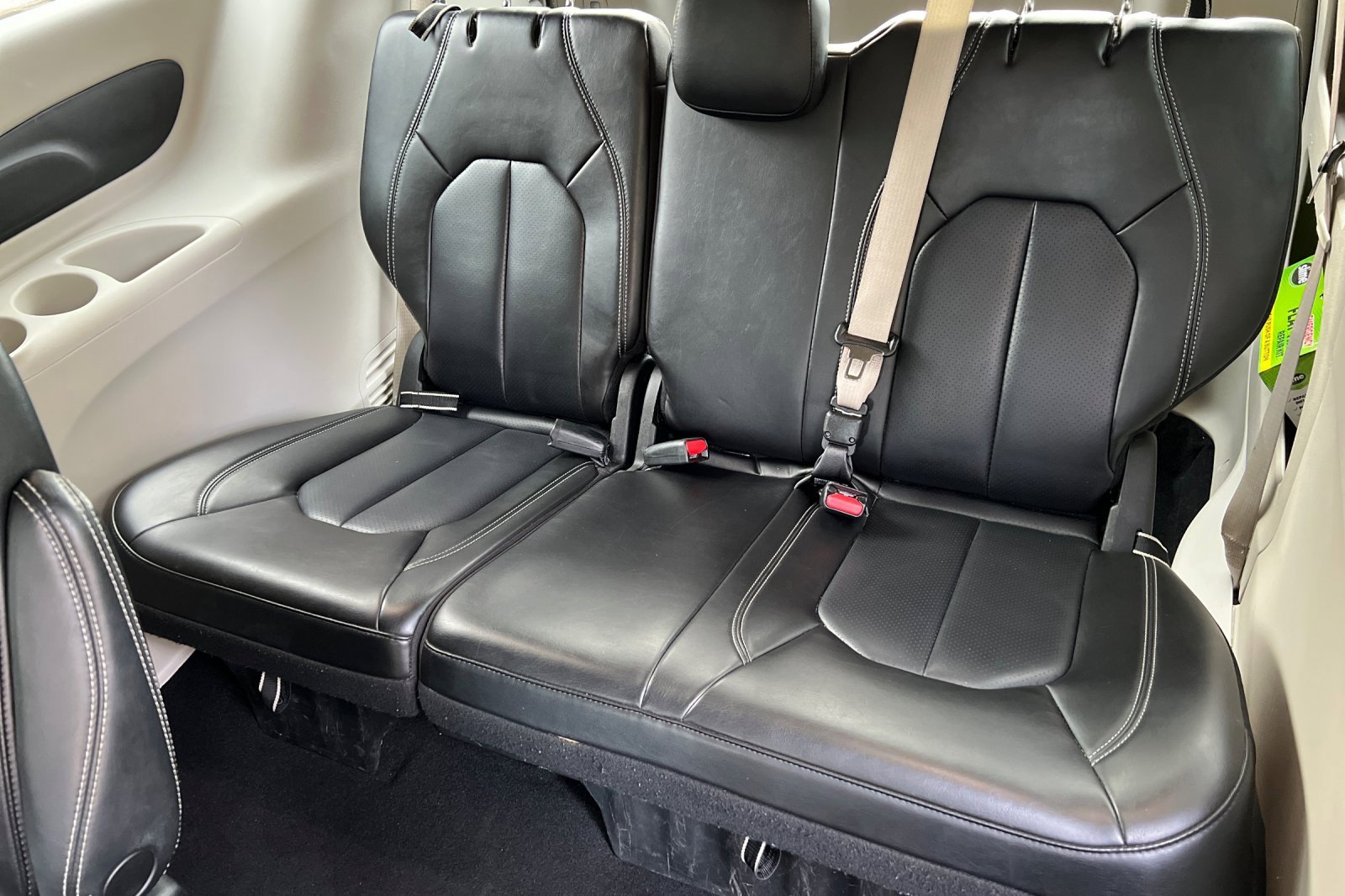 Used 2023 Chrysler Pacifica Touring-L image 19